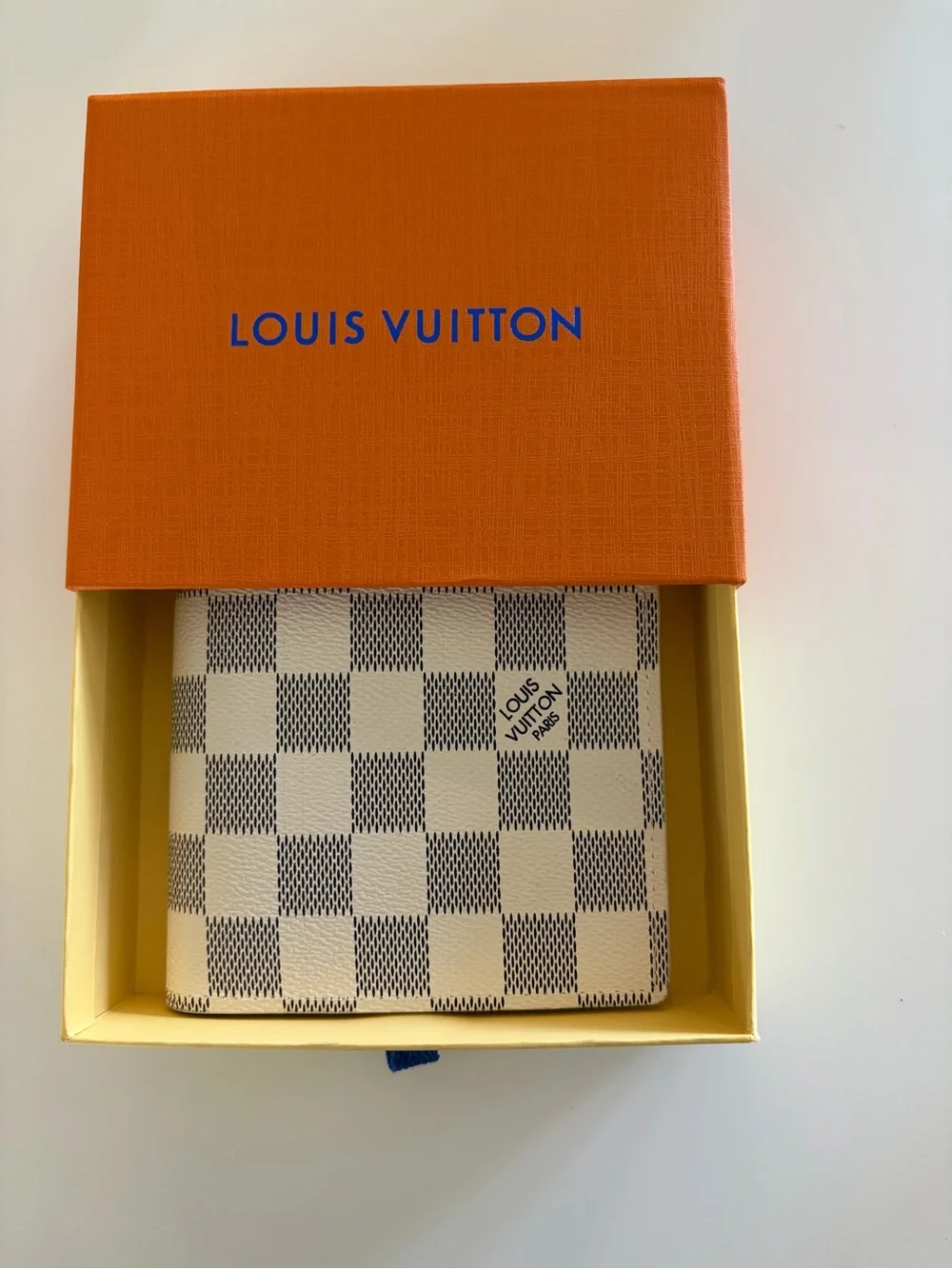 Louis Vuitton Damier Azur Card Holder — White & Light Blue